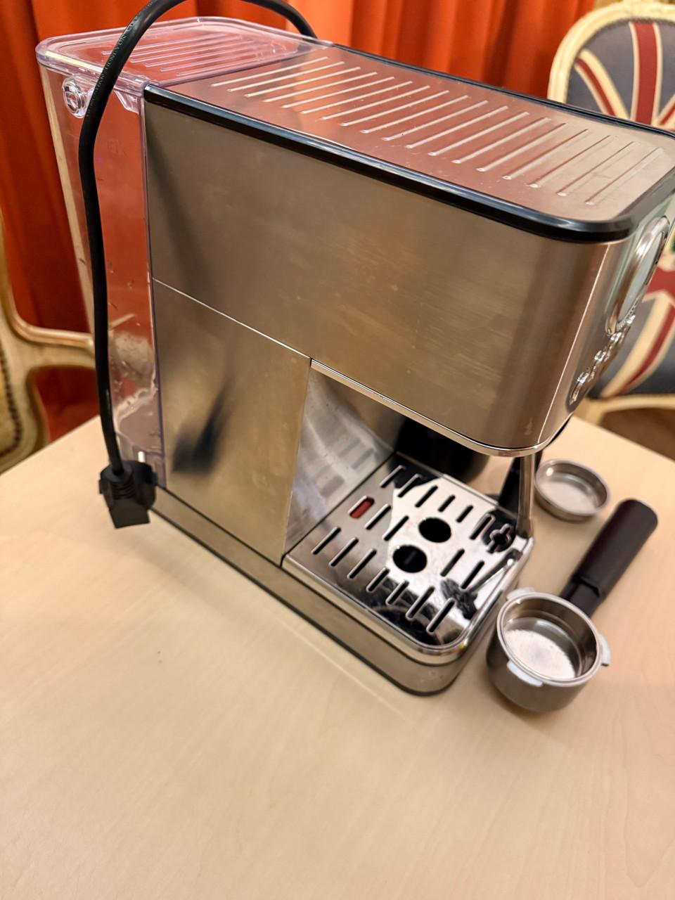 Nespresso apparaat MOET VANDAAG WEG