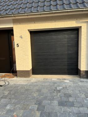 EDN sectionaaldeur zwart RAL 9005 – compleet met elektrische motor