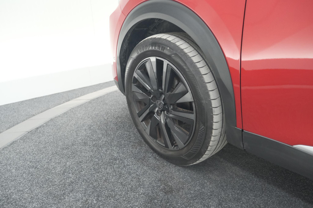 Peugeot 2008 puretech 130 eat8 gt | 360 camera | dodehoekdetectie | navigat