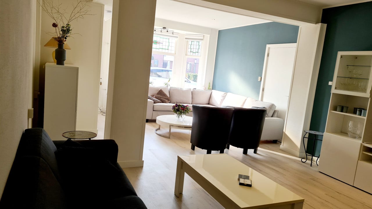 Beschikbaar per 1 juni a.s. benedenappartement 100 m2 gemeubileerde verhuur