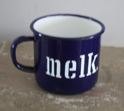 Blauwe emaillen melk beker