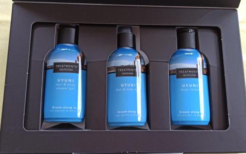 TREATMENTS box, 3 prod. €10 - Shinshiro / Mahayana / Uyuni