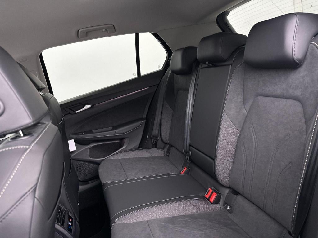 Volkswagen Golf style edition 204 pk plug in hybride