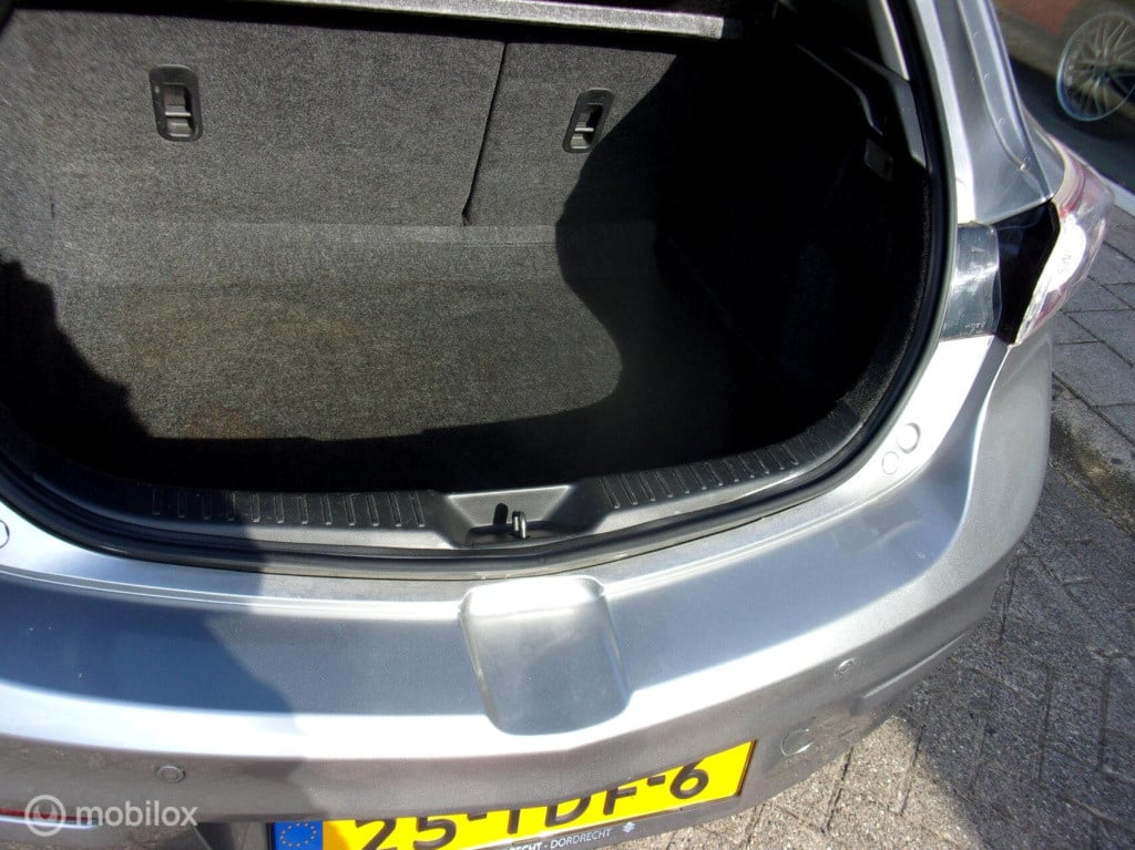 Mazda 3 1.6 gt-m line