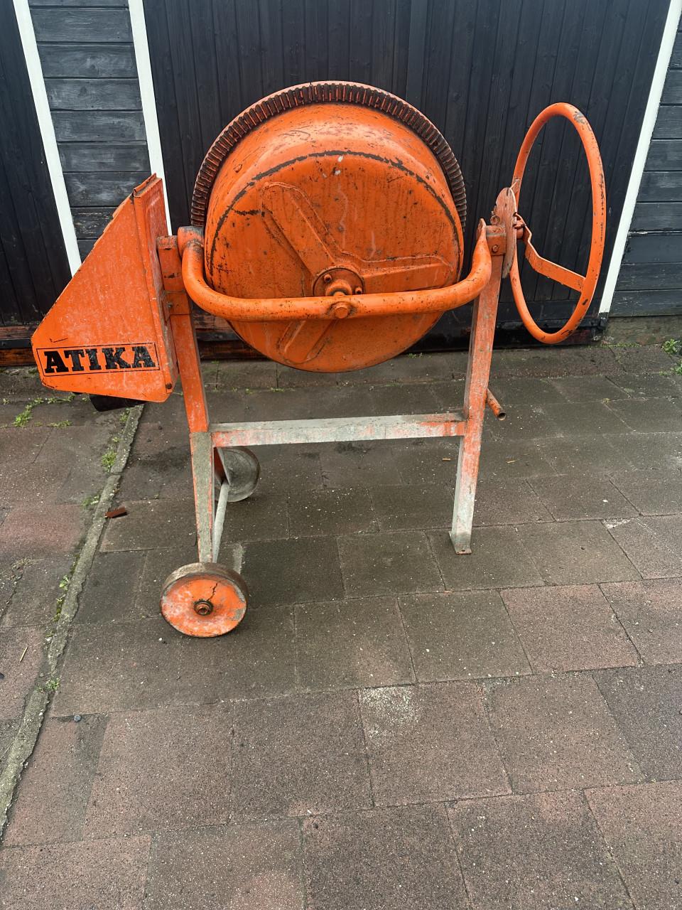 Te Koop Beton/speciemolen Atika