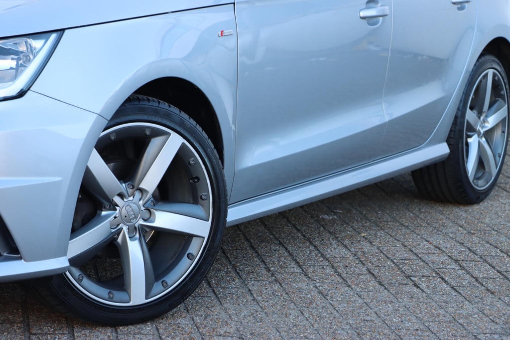 Audi A1 Sportback 1.0 tfsi adrenalin