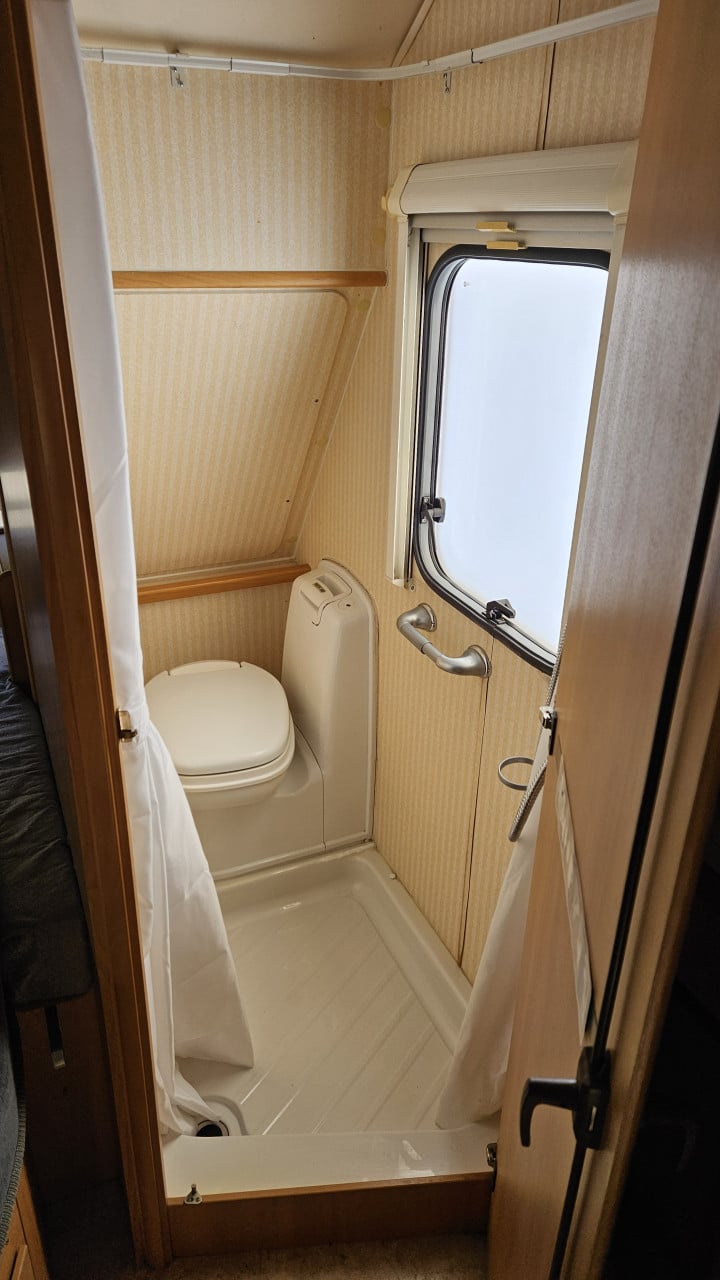Swift Toscane 410 met Mover een zonnepanelen Boiler