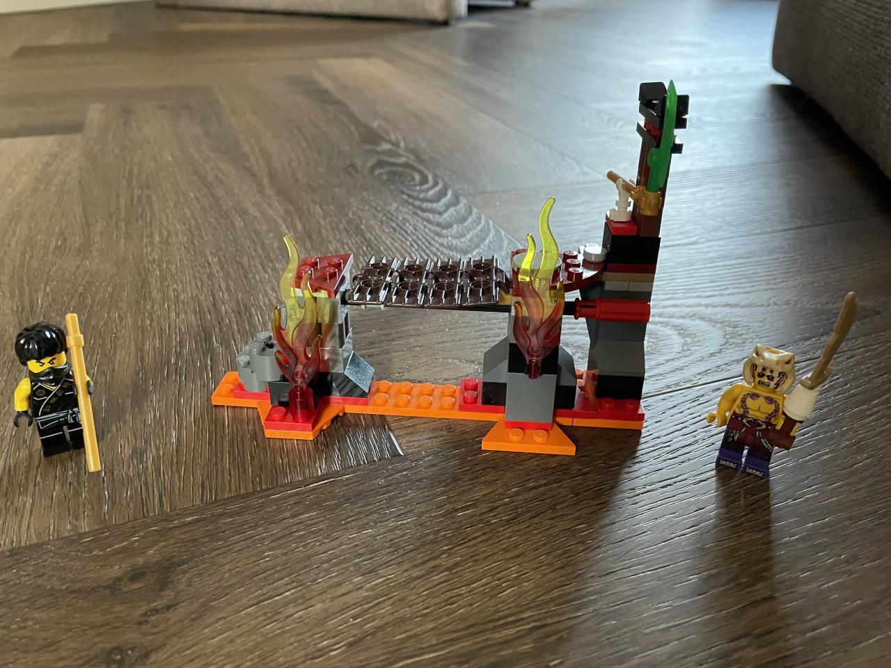 Ninjago lego: Lavastroom 70753