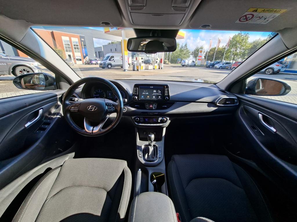 Hyundai I 30 wagon 1.4 t-gdi premium | camera | carplay | radio | trekhaak 
