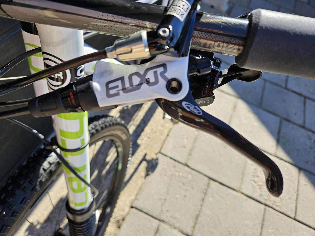 Cannindale Flash 29inch Lefty mountainbike.