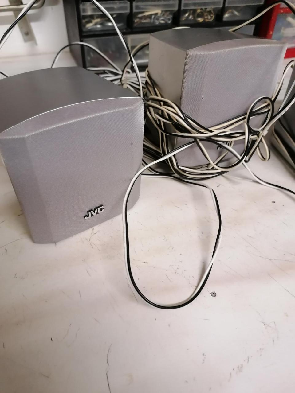 5 kleine jvc  boxjes