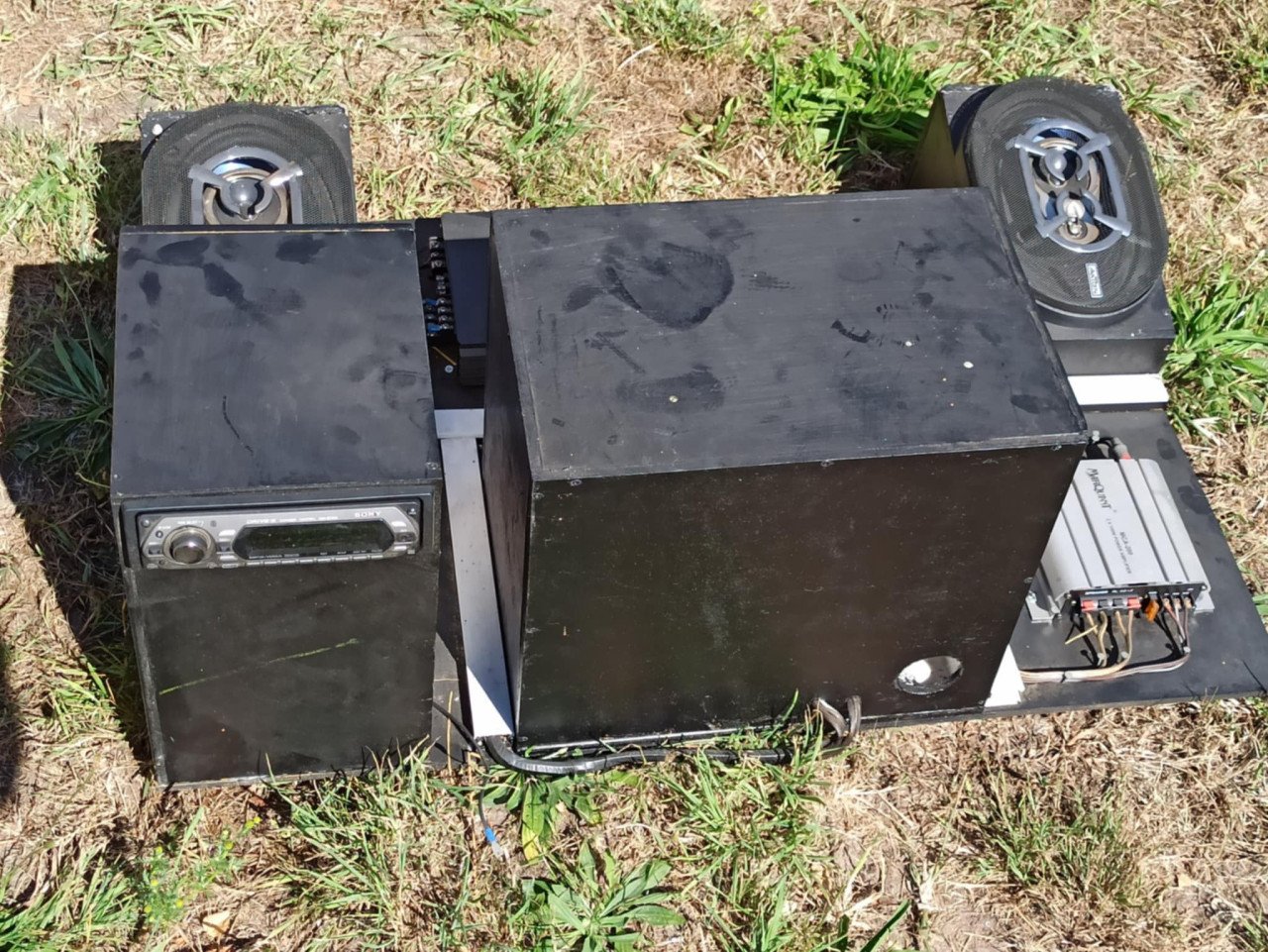 Radio Sony, speakers Axton, blaupunkt GTA 4 special