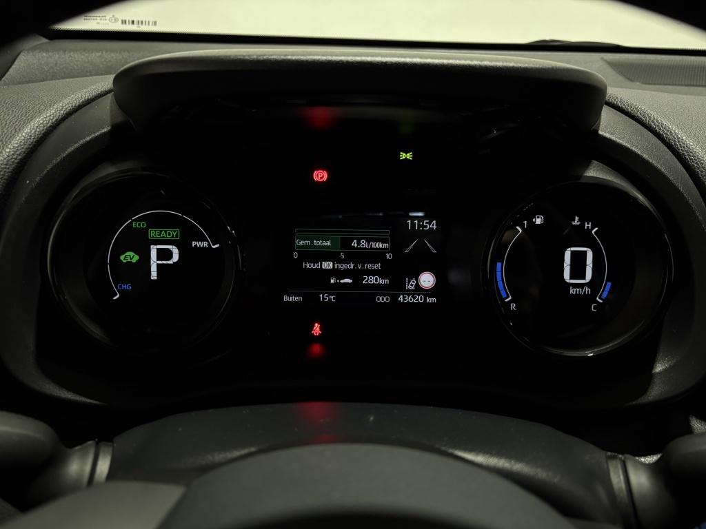 Toyota Yaris 1.5 hybrid executive| camera| stoel.verw| adap.cruise