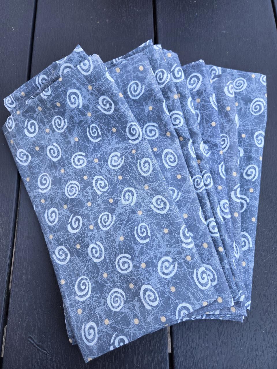 Isabella ambassador crown voortent