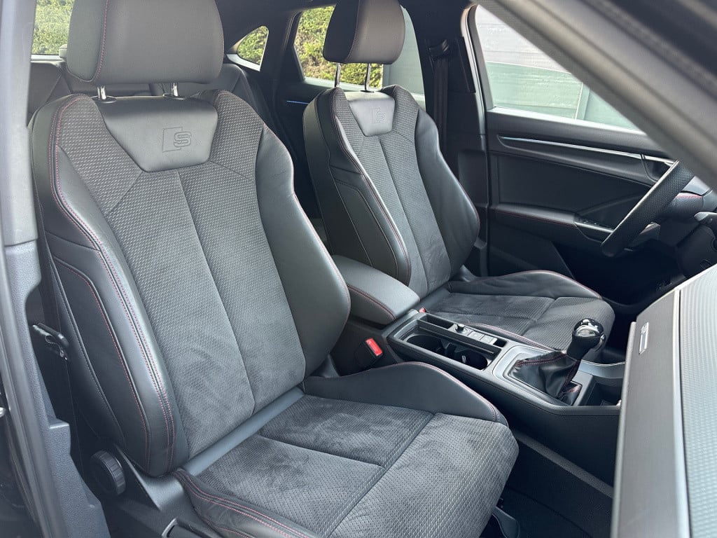 Audi Q3 sportback 45 tfsi e s-line | zwart optiek | camera | keyless | adap