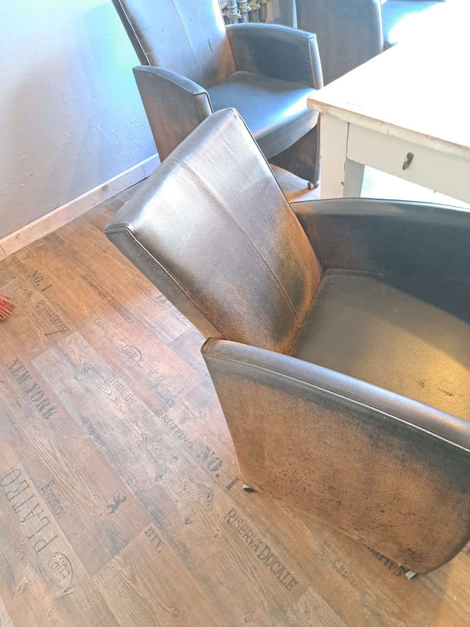 Riviera maison tafel met 6 stoelen van leer