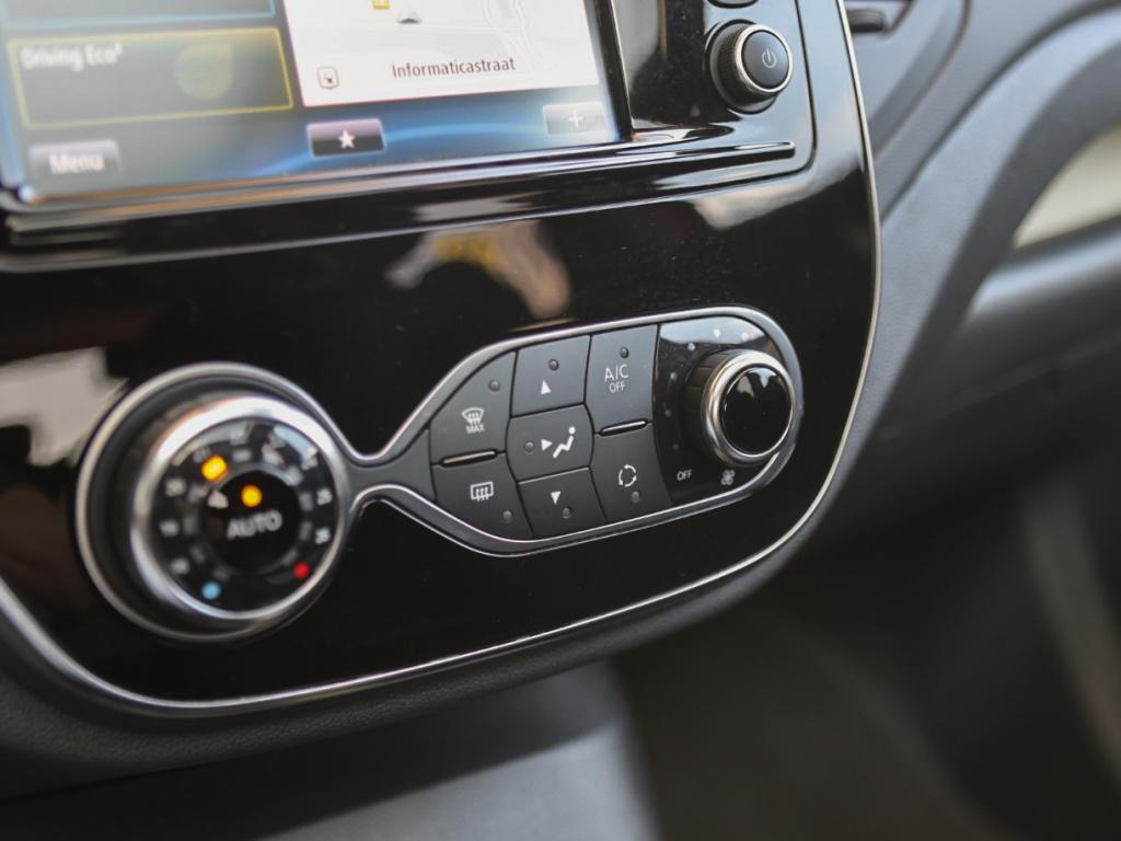 Renault Captur 1.3 tce 150pk intens automaat | panoramadak | trekhaak | nav