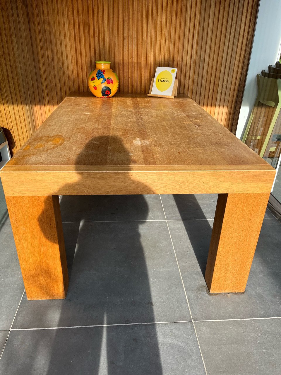 Grote massief houten eettafel