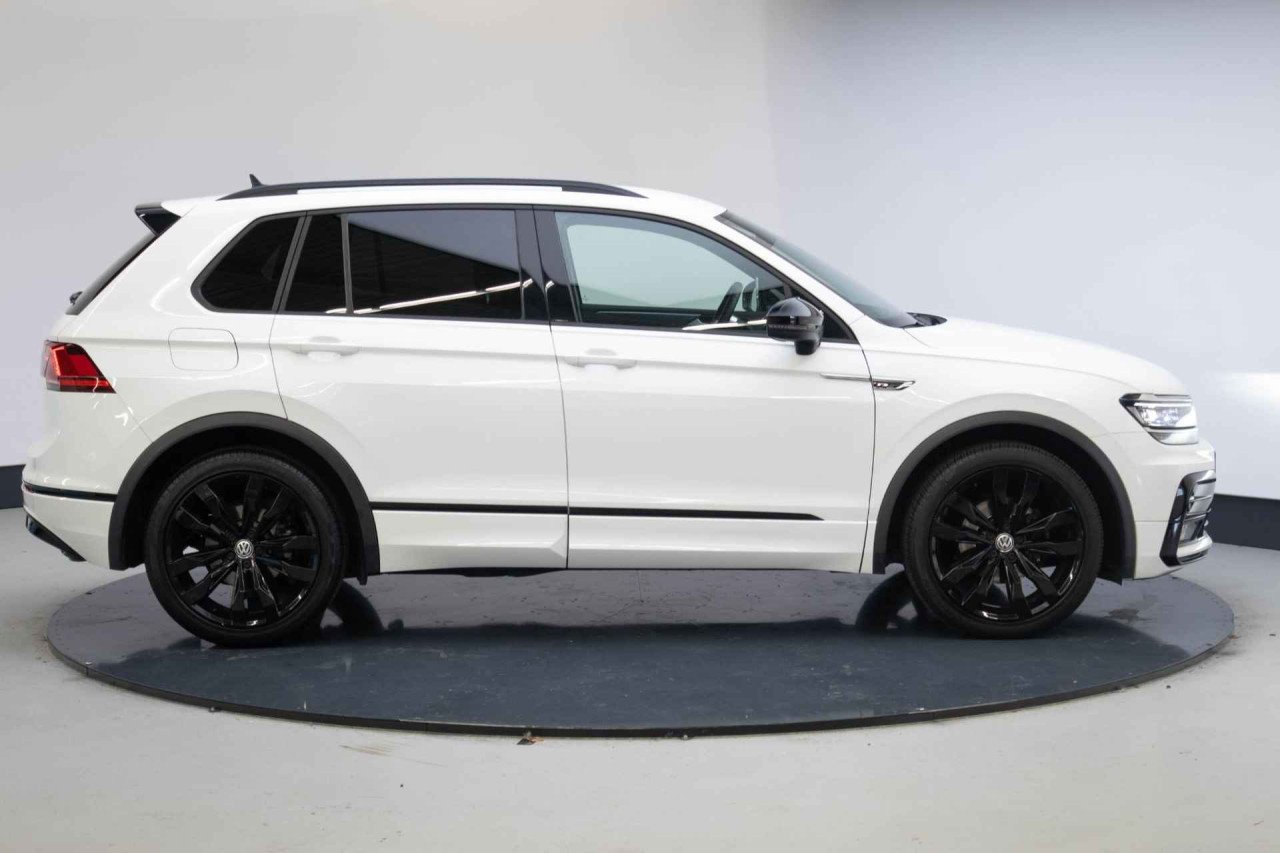 Volkswagen  Tiguan 1.5 TSI ACT Highline Business R | 20 Inch | Led |