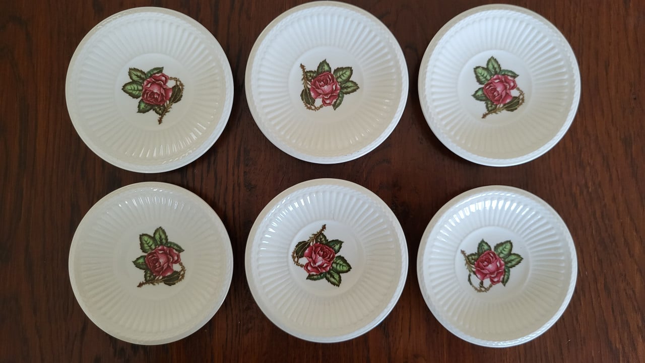Set van 6 Wedgwood Moss Rose bonbon bordjes schoteltjes 8 cm