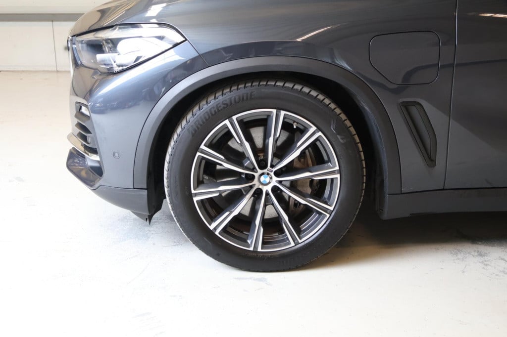 BMW X5 xdrive45e high executive nl auto, memory, luchtvering, carplay & and