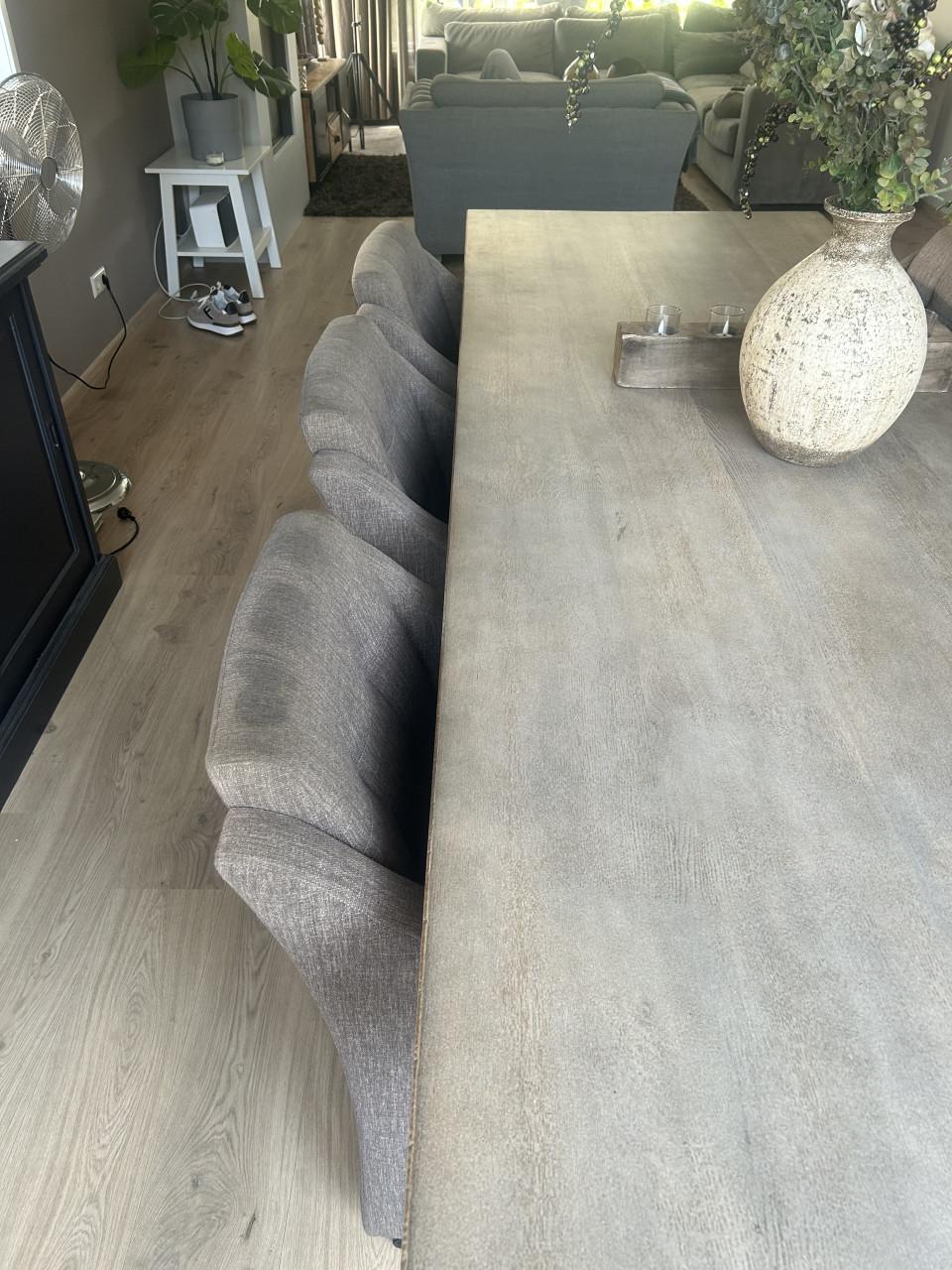 Gratis 6 stoelen af te halen