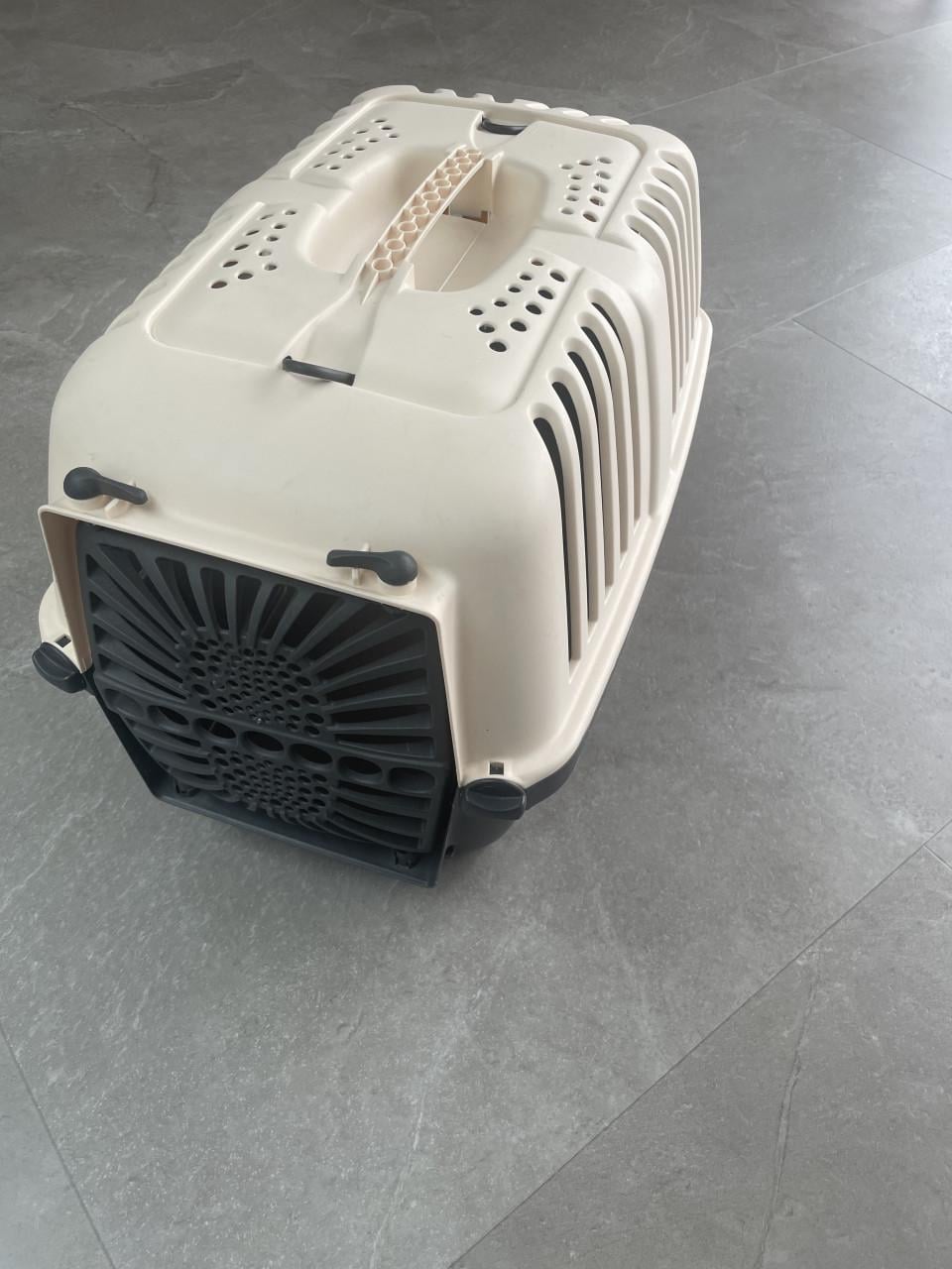 Te Koop kunststof reismand voor dieren