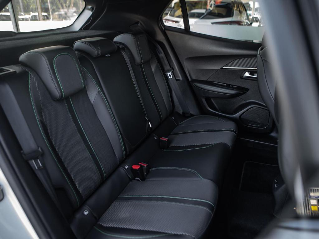 Peugeot 2008 1.2 puretech 130pk gt automaat