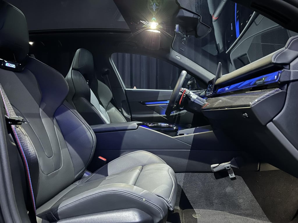 BMW M5 5-serie touring *keramisch*pano*bowers&wilkins*nl*