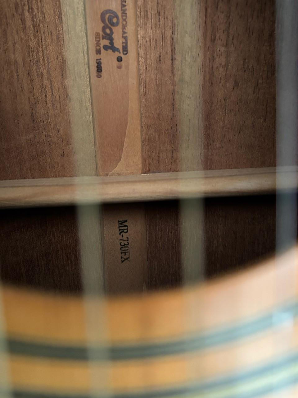 Semi-akoestische Cort MR730FX