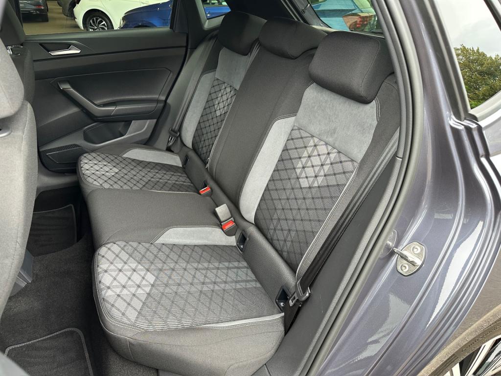Volkswagen Polo 1.0 tsi dsg r-line 110pk | adapt. cruise | iq light | 17 in
