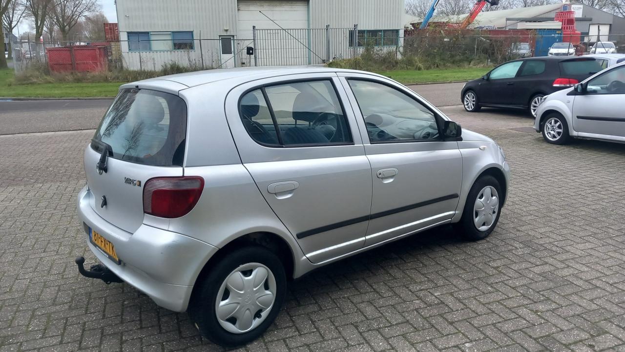 Toyota Yaris 1.3-16V VVT-i Sol 5deurs bj:2000 apk 12-2026