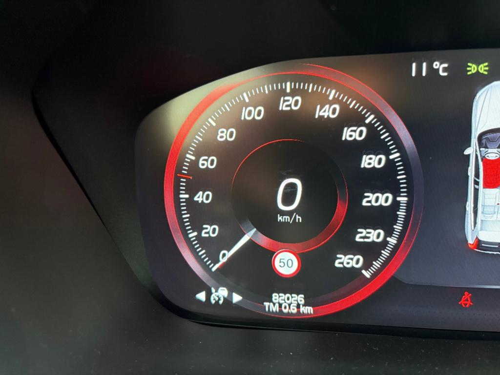 Volvo XC60 2.0 b4 r-design