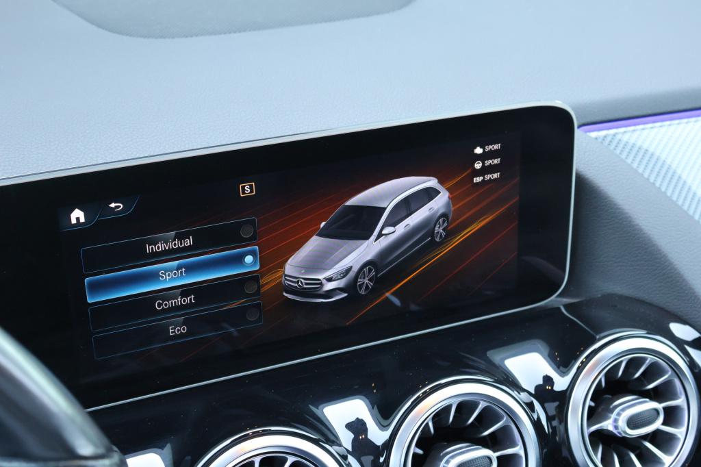 Mercedes-Benz B-Klasse 220 amg line l panoramadak l nightpakket l led high 