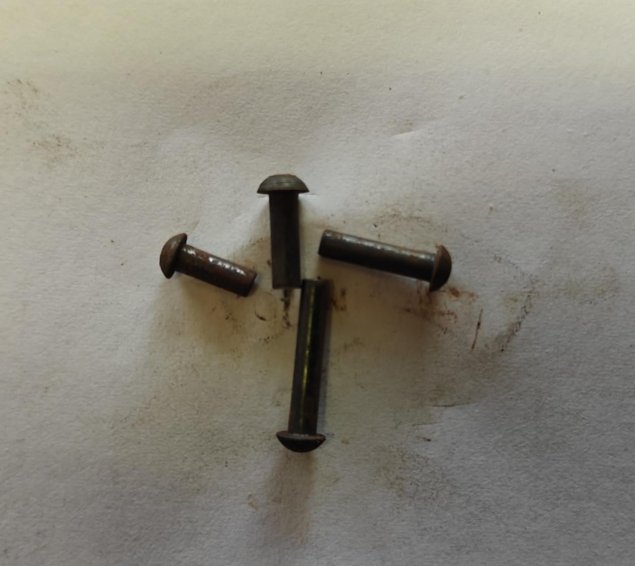 Te koop klinknagels ( geen popnagels)