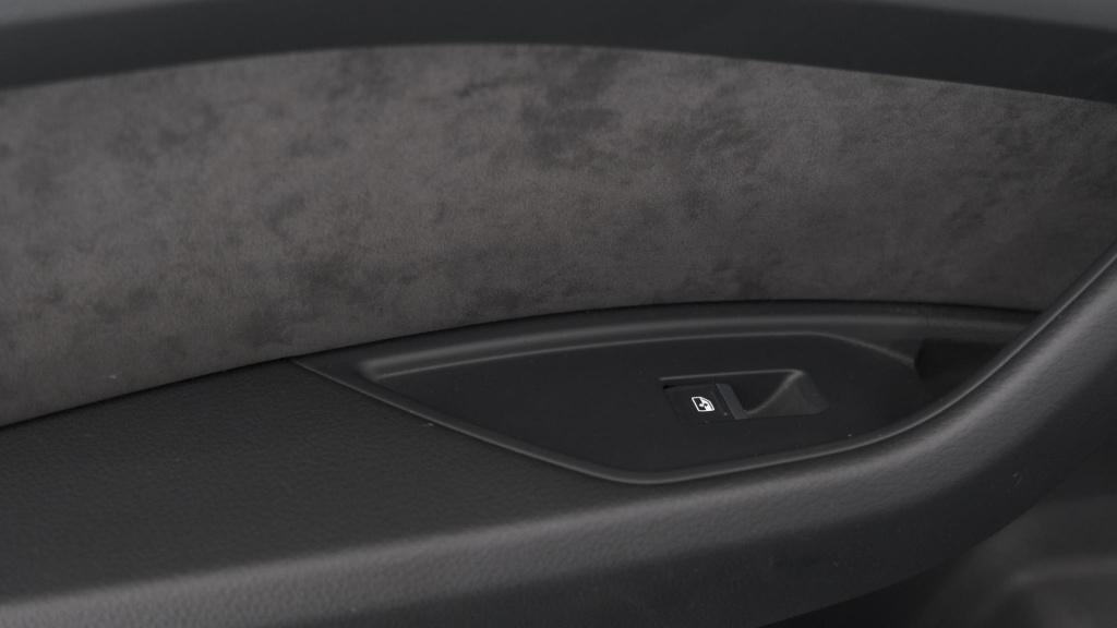 Audi E-tron sportback 55 quattro s edition 95 kwh 408 pk| head-up display |