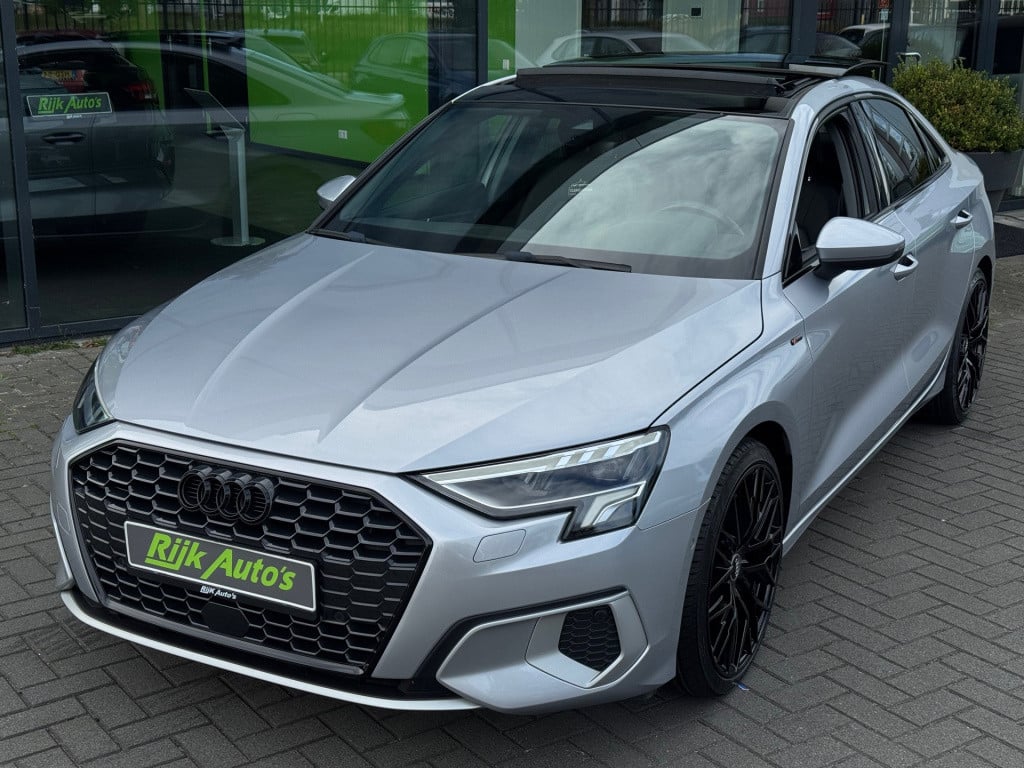 Audi A3 limousine 35 tfsi * matrix led * leer * panoramadak * trekhaak