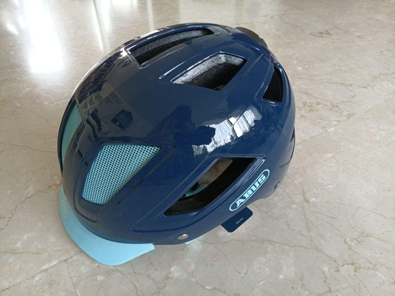 Ongebruikte fietshelm Abus Hyban 2.0