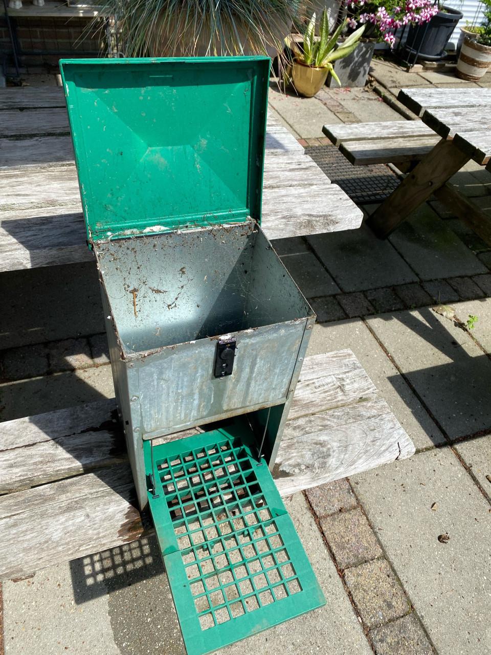 Voedersilo kippen / trapbak