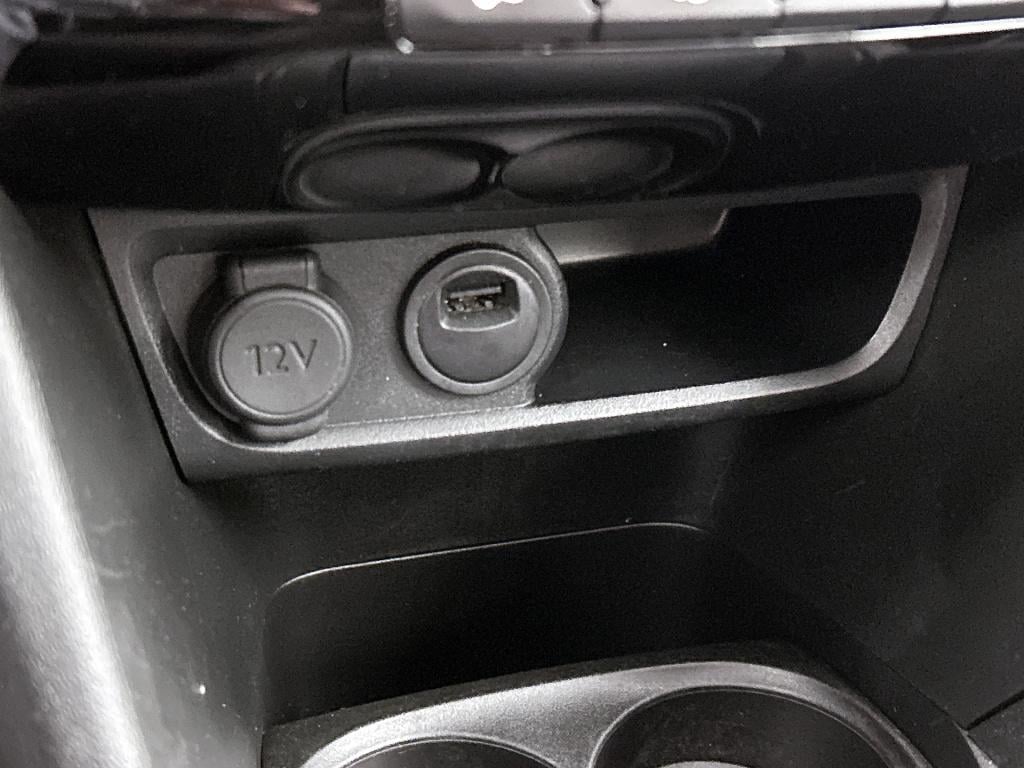 Peugeot 208 110pk tech edition | rijklaar | trekhaak | camera achter | navi