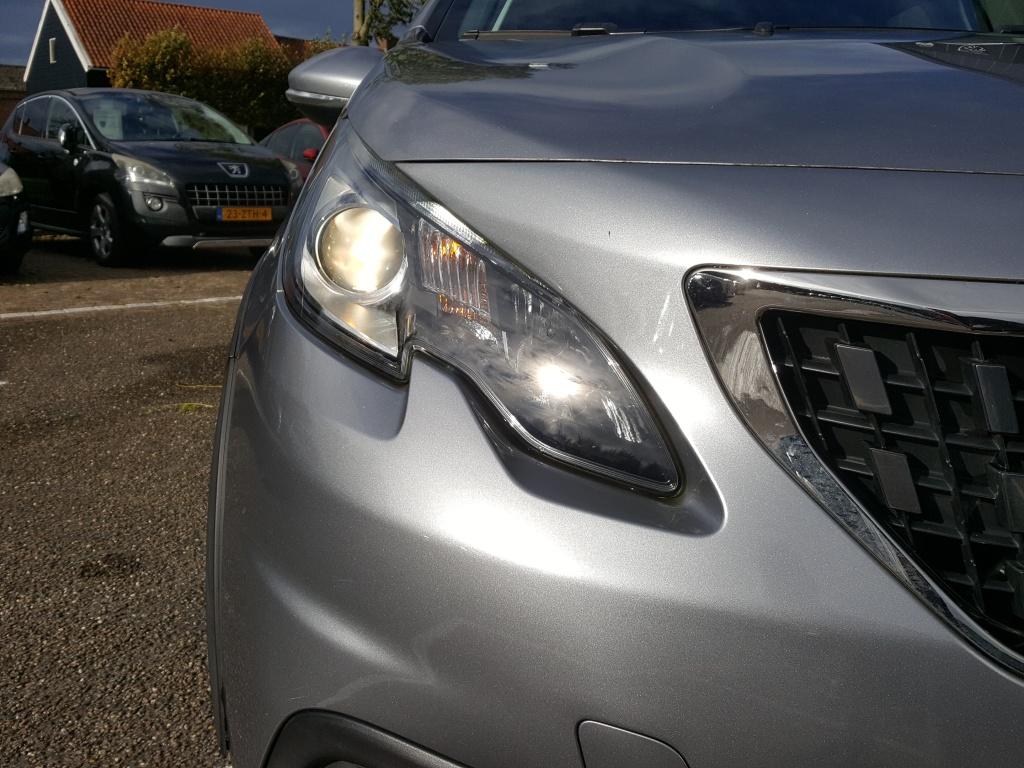 Peugeot 2008 1.2 130pk signature apple carplay & android auto | navigatie t