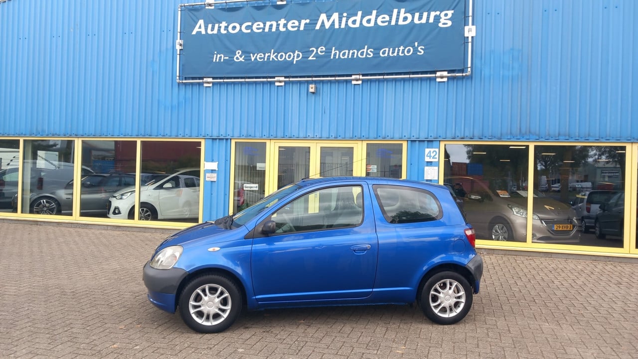Toyota YARIS 1.0 VVT-I 3drs bj:2002 lm-velgen 143.000km