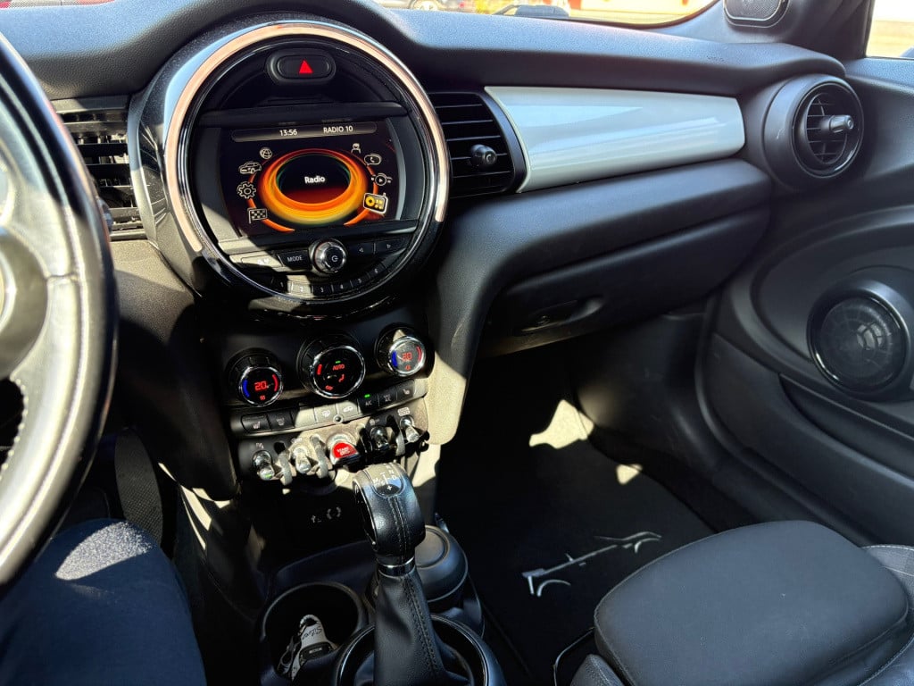 Mini Cooper Cabrio mini 1.5 chili business
