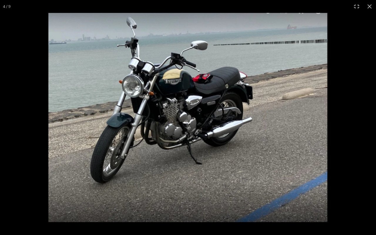 Triumph Thunderbird 900
