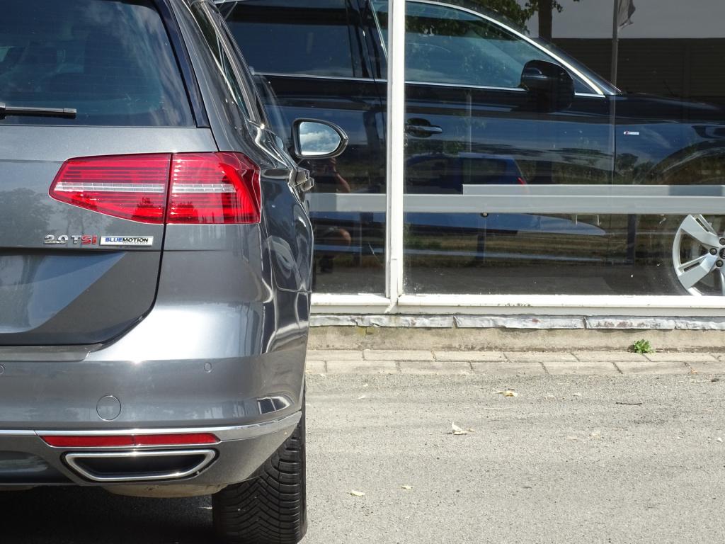 Volkswagen Passat variant 2.0 tsi highline 211pk automaat | el. trekhaak | 