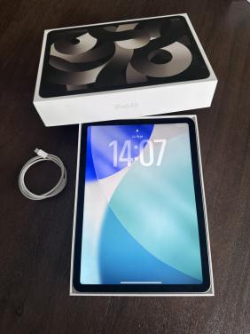 Nieuwstaat Apple iPad Air (5e generatie) Wi-Fi 256GB starlight