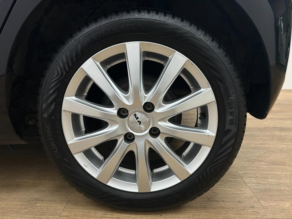 Volkswagen UP! occasion 1.0 move up! bluemotion | zwart | tweedehands volks