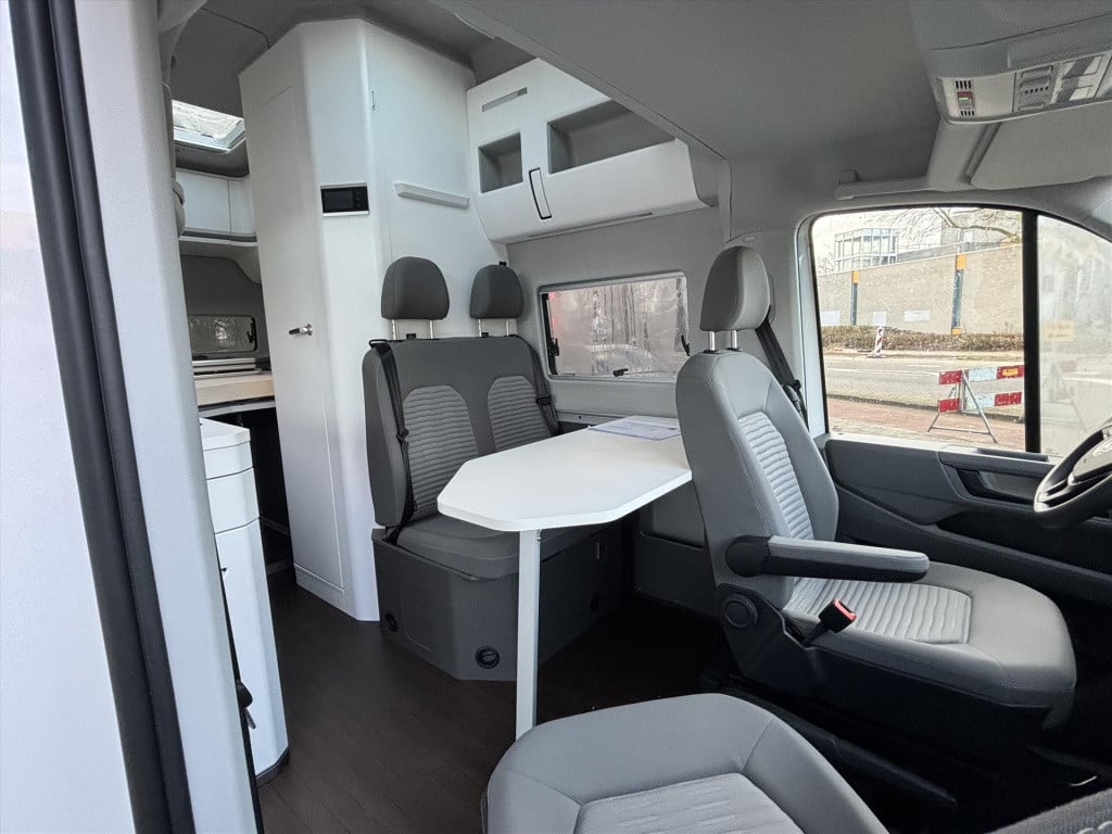Volkswagen Transporter crafter 2.0tdi 177pk automaat grand california 600 |
