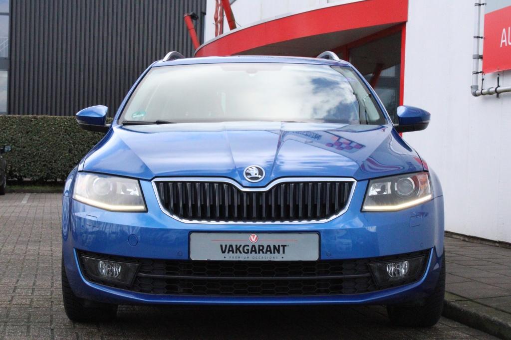 Skoda Octavia combi elegance business 1.4 tsi grt eleg bns