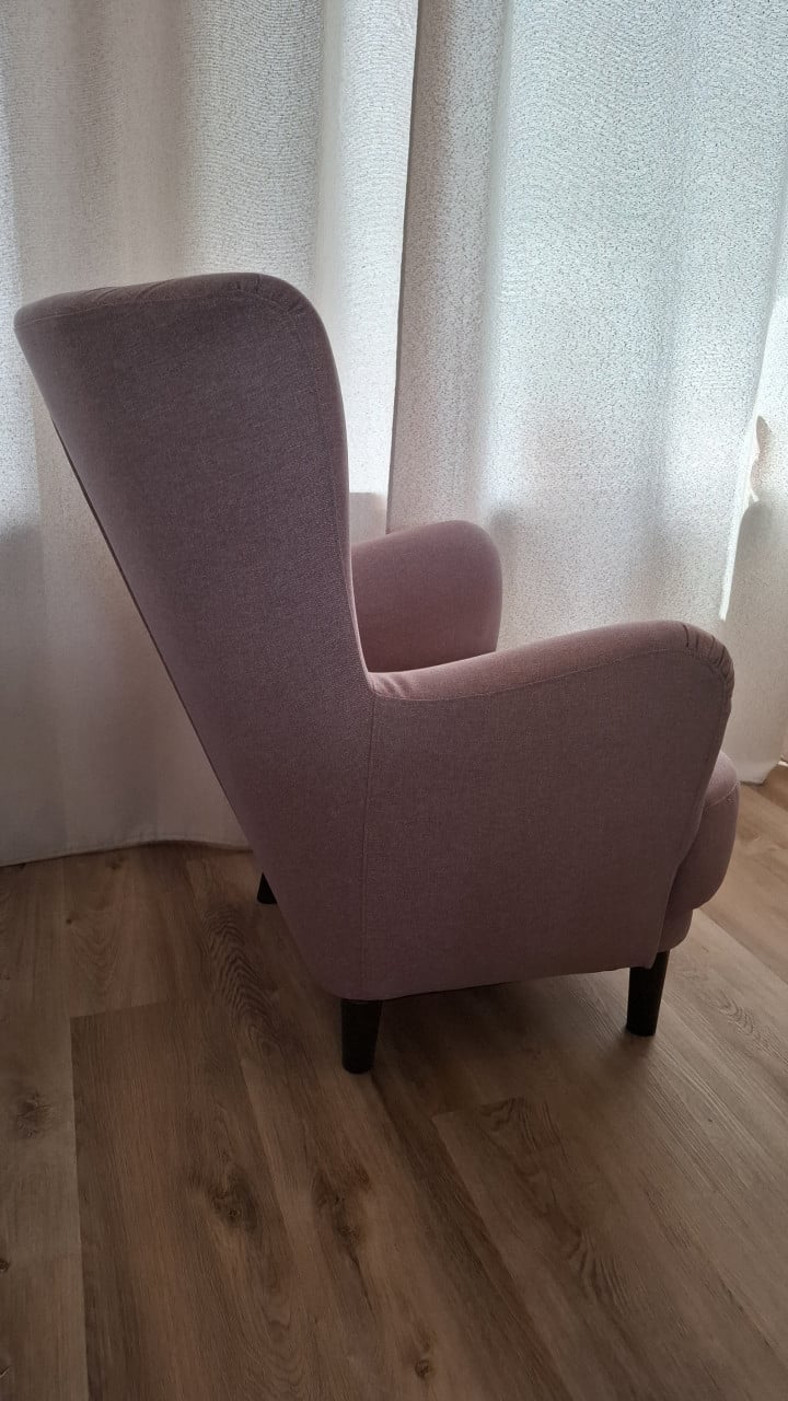 Roze fauteuil